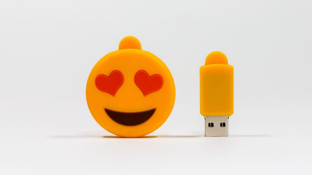 the-perfect-first-flash-drive-for-your-kids-our-busy-little-bunch-the-perfect-first-flash